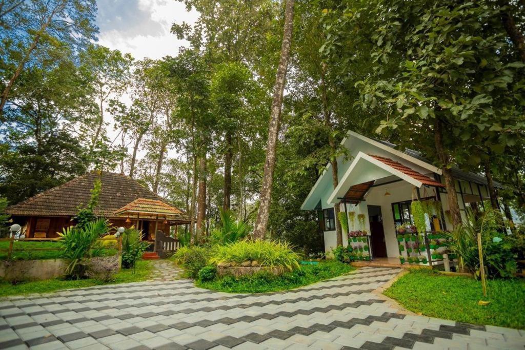 Traditional Kerala Villa มุนนาร์ ภายนอก รูปภาพ