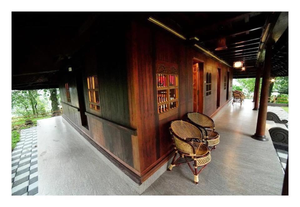 Traditional Kerala Villa มุนนาร์ ภายนอก รูปภาพ