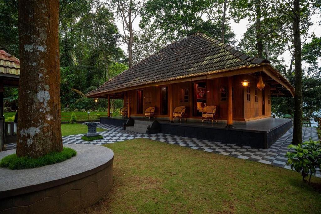 Traditional Kerala Villa มุนนาร์ ภายนอก รูปภาพ