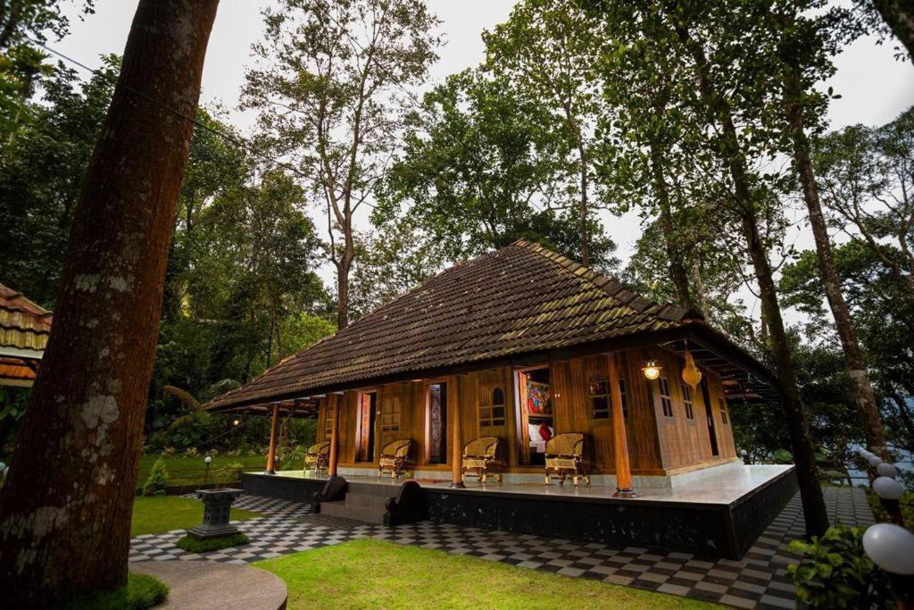 Traditional Kerala Villa มุนนาร์ ภายนอก รูปภาพ