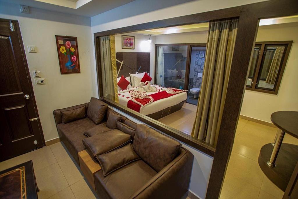 Traditional Kerala Villa มุนนาร์ ภายนอก รูปภาพ