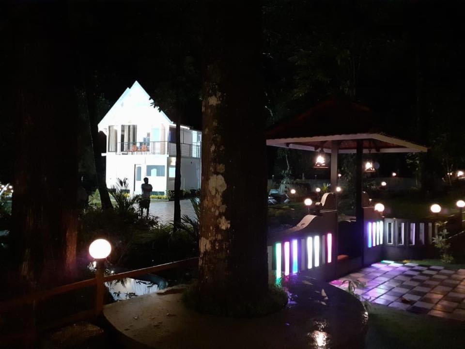 Traditional Kerala Villa มุนนาร์ ภายนอก รูปภาพ